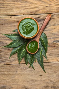 Tıbbi neem yaprağı ile Yapıştır