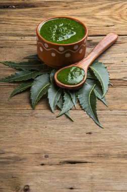 Tıbbi neem yaprağı ile Yapıştır