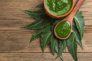 Tıbbi neem yaprağı ile Yapıştır