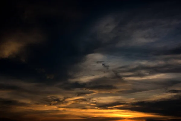 Όμορφο Ηλιοβασίλεμα Ουρανό Σύννεφα Αφηρημένος Ουρανός — Φωτογραφία Αρχείου