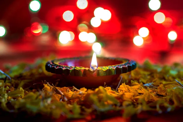 Happy Diwali - Clay Diya lamps lit during Diwali celebration. Greetings Card Design of Indian Hindu Light Festival called Diwali — Stock Photo, Image