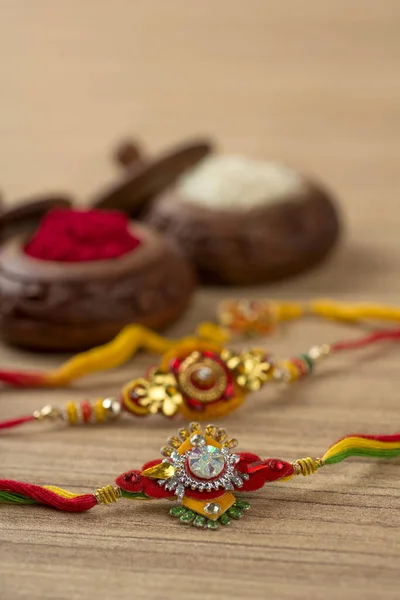 Індійський Фестиваль Raksha Bandhan Тло Елегантним Rakhi Rice Grains Kumkum — стокове фото