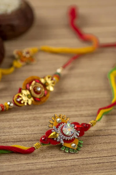 Festa Indiana Sfondo Raksha Bandhan Con Elegante Rakhi Rice Grains — Foto Stock