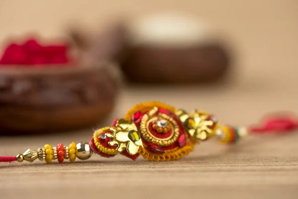 Індійський Фестиваль Raksha Bandhan Тло Елегантним Rakhi Rice Grains Kumkum — стокове фото