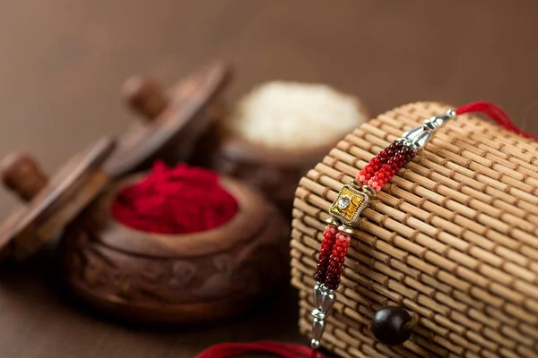 Індійський Фестиваль Raksha Bandhan Тло Елегантним Rakhi Rice Grains Kumkum — стокове фото