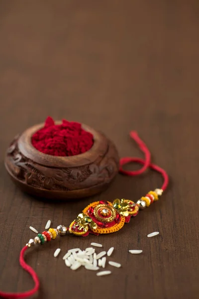 Festivalul Indian Raksha Bandhan Fundal Elegant Rakhi Cereale Orez Kumkum — Fotografie, imagine de stoc