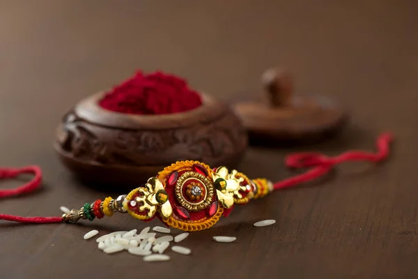 Festivalul Indian Raksha Bandhan Fundal Elegant Rakhi Cereale Orez Kumkum — Fotografie, imagine de stoc