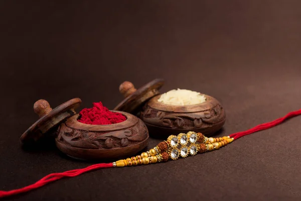 Raksha Bandhan Тло Елегантним Rakhi Rice Grains Kumkum Традиційний Індійський — стокове фото