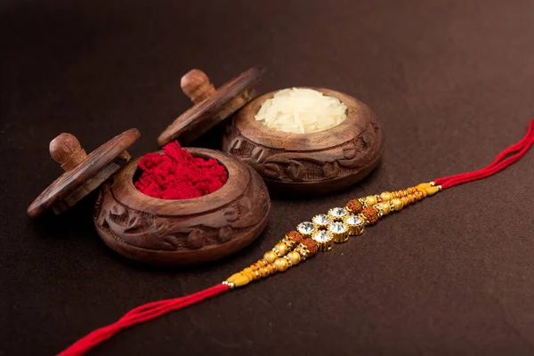 Raksha Bandhan Тло Елегантним Rakhi Rice Grains Kumkum Традиційний Індійський — стокове фото