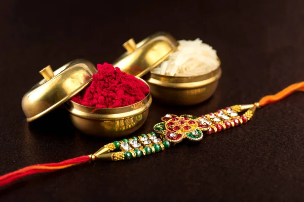 Raksha Bandhan Тло Елегантним Rakhi Rice Grains Kumkum Традиційний Індійський — стокове фото