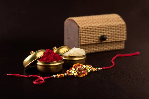 Raksha Bandhan Bakgrunn Med Elegant Rakhi Rice Grains Kumkum Tradisjonelt – stockfoto