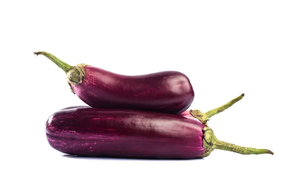 Auberginen oder Auberginen oder Brinjal Gemüse isoliert auf weißem Hintergrund. — Stockfoto