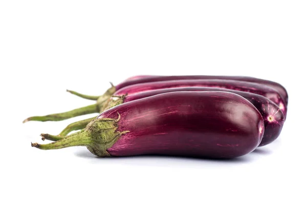 茄子或茄子或盐水蔬菜，在白色背景上分离. — 图库照片