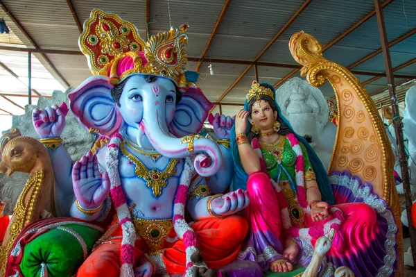 힌두교의 동상이야 Ganesha Ganesha Festival 아티스트 Ganesha 우상을 가까이 — 스톡 사진