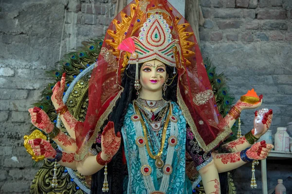 Індуїстська богиня Дурґа. Богиня Дурґа Ідолс у майстерні художника для фестивалю Дурґа.. — стокове фото