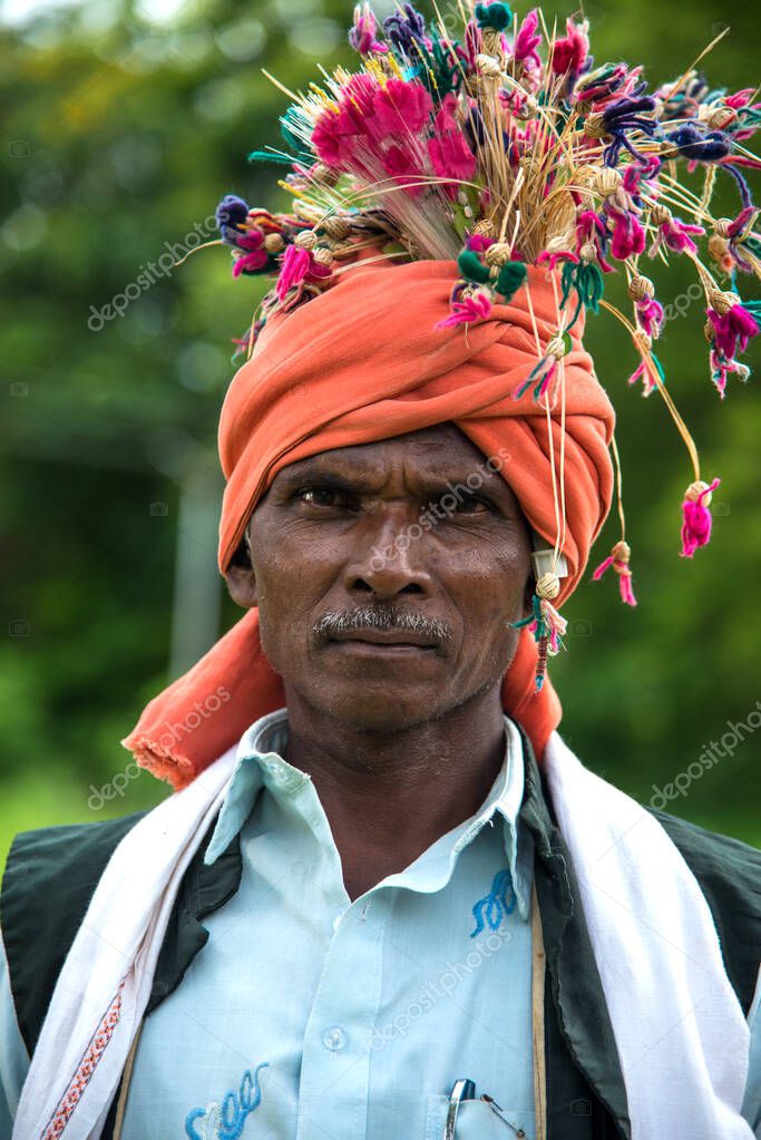 AMRAVATI, MAHARASHTRA, INDIA 9 DE AGOSTO Grupo no identificado de la
