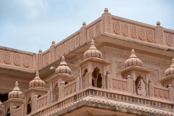 2017 년 7 월 10 일에 확인 함 . shegaon, Maharashtra, India, 2017 년 7 월 10 일 : an architectural wonder at Anand Sagar SHRI saint gajanan maharaj sansthan. 안 와 사 갈은 국보를 찾는 관광 명소 다 — 스톡 사진