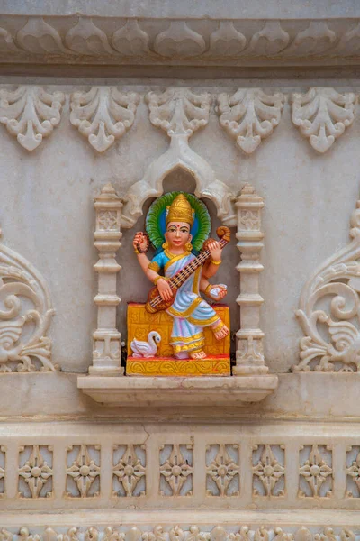 SHEGAON, MAHARASHTRA, INDIA, 10 JULY 2017: sebuah keajaiban arsitektur di Anand Sagar Shri Saint Gajanan Maharaj Sansthan. Anand Sagar adalah tempat wisata di Shegaon — Stok Foto