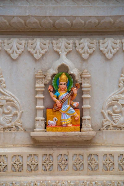 SHEGAON, MAHARASHTRA, ÍNDIA, 10 de julho de 2017: uma maravilha arquitetônica em Anand Sagar Shri Saint Gajanan Maharaj Sansthan. Anand Sagar é local de atração turística de Shegaon — Fotografia de Stock