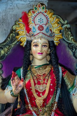 Hindu tanrıçası Durga. Tanrıça Durga İdolleri Durga Festivali için bir sanatçı atölyesinde.