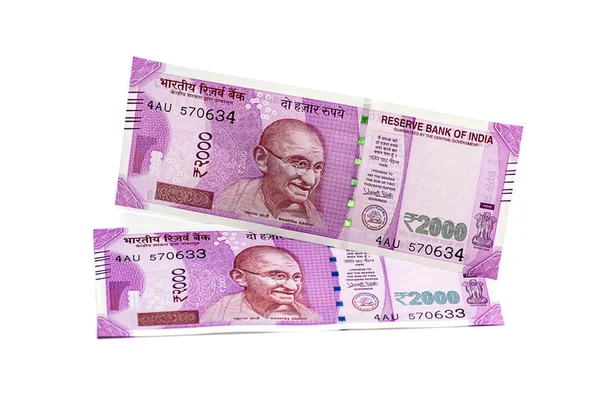 Nouvelle monnaie indienne de Rs.2000 isolée sur fond blanc. Publié le 9 novembre 2016 . — Photo