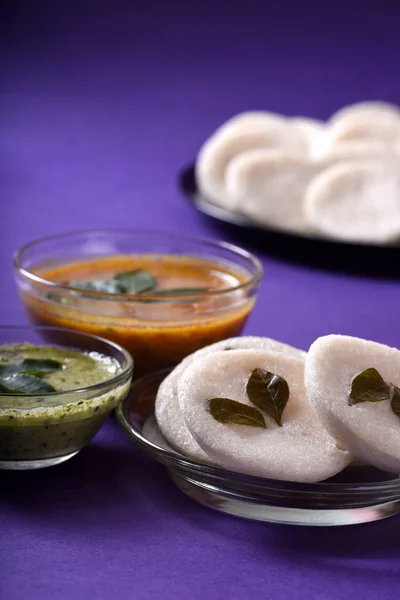 Idli Sambar Coconut Chutney Violet Background Indian Dish South Indian — Stock Photo, Image