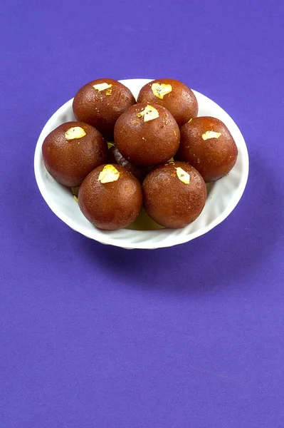 Indian dessert : Gulab Jamun in white bowl. — Stock Photo, Image