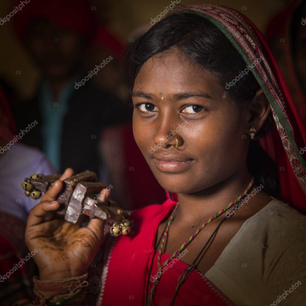 AMRAVATI, MAHARASHTRA, INDIA 9 DE AGOSTO Grupo no identificado de la