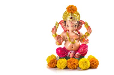 Hindu tanrı Ganesha. Beyaz Arkaplanda Ganesha İdolü.
