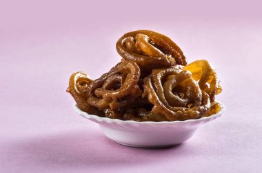 Hintli tatlı jalebi, Hint tatlı jalebi veya imarti veya Imarati veya jilbi