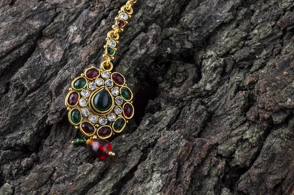 漂亮的豪华Tika 印度传统珠宝 — 图库照片