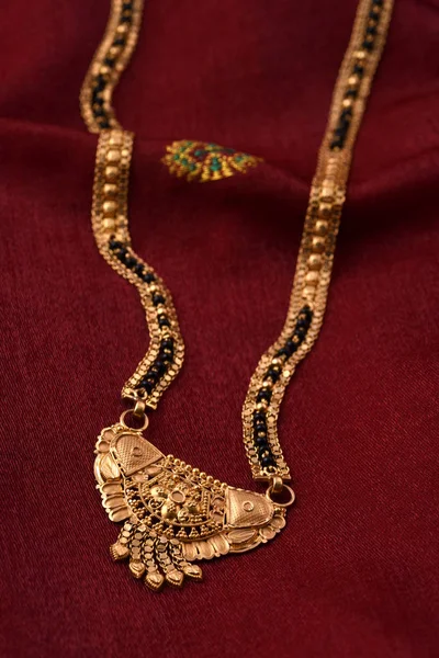Индийские Традиционные Ювелирные Изделия Мягкой Ткани Mangalsutra — стоковое фото