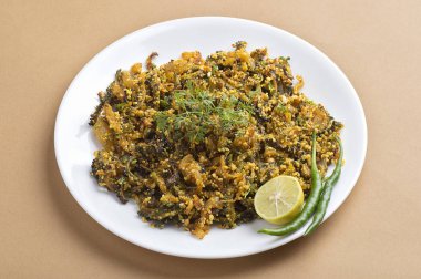 Hint yemeği: Bitter kabak kızartma baharat ve otlar ile