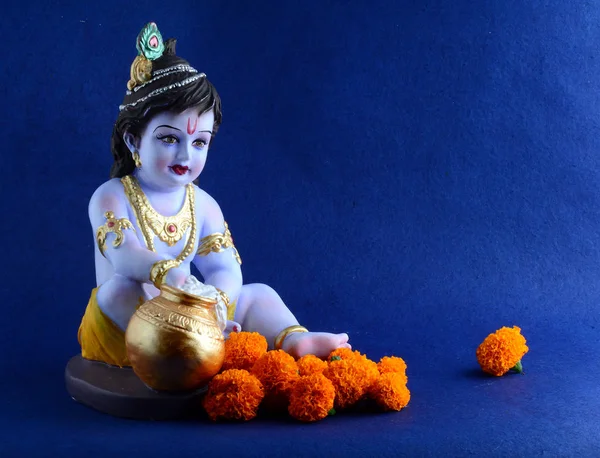 Hindu Deus Krishna em fundo azul — Fotografia de Stock