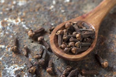 Özgeçmişinde karanfiller var. Baharatlar, Gıda ve Mutfak malzemeleri.