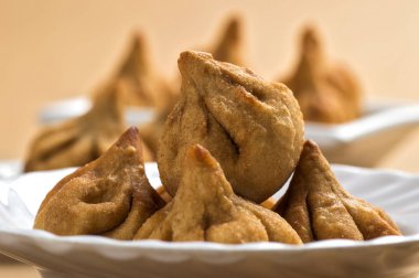 Hint Yemekleri: Modak, Maharashtra Tatlı Çanak, Lord Ganesha 'nın en sevdiği tatlı, tebrik kartı tasarımı.