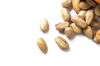 beyaz zemin üzerine Antep fıstığı