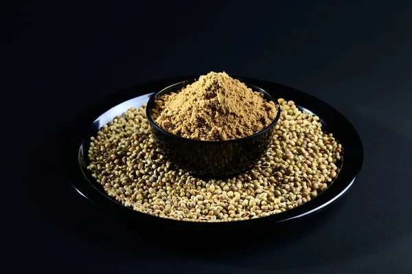 Coriander Seeds Powder Black Background — Stock Photo, Image