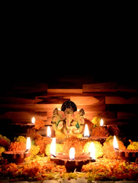 Lámparas Arcilla Diya Encendidas Con Señor Ganesha Durante Celebración Diwali — Foto de Stock