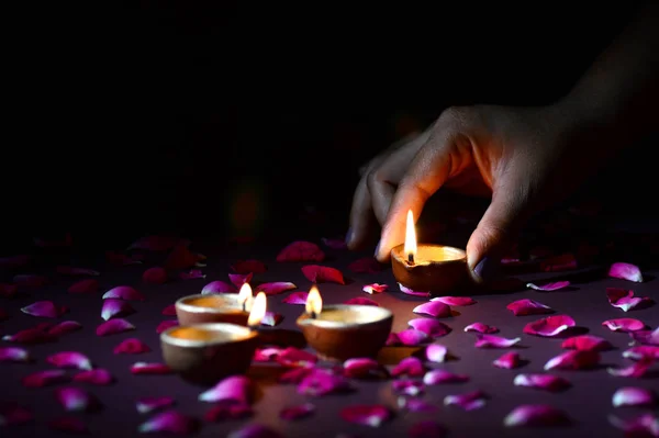 Celebración Mano Organización Linterna Diya Durante Festival Diwali Las Luces —  Fotos de Stock