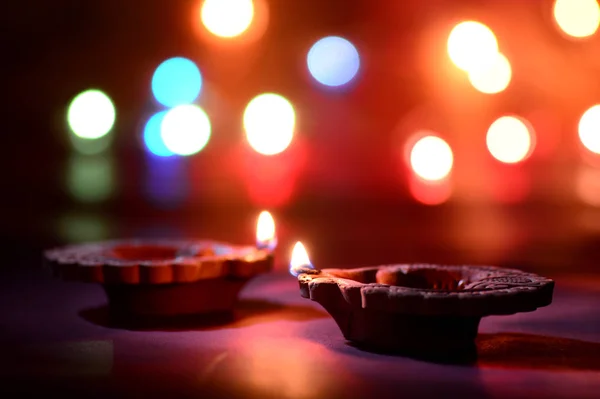 Clay diya lamps lit during Diwali Celebration. Greetings Card Design Indian Hindu Light Festival called Diwali — Stock Photo, Image