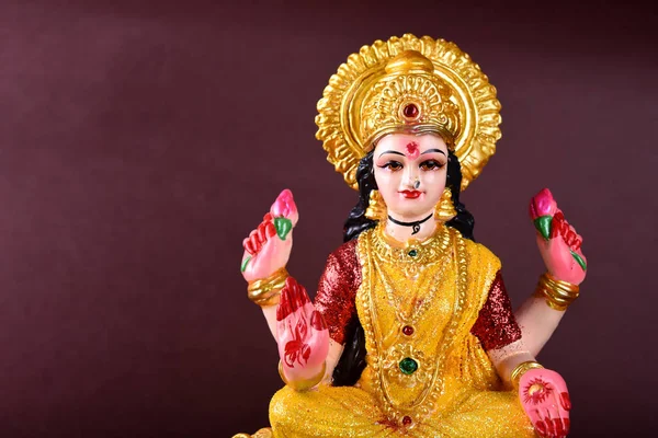 Lakshmi - hinduisk gudinna, gudinnan Lakshmi. Gudinnan Lakshmi under Diwali-firandet. Indiska hinduiska ljusfestivalen Diwali — Stockfoto
