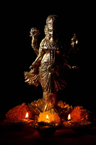 Lakshmi - Diosa hindú, Diosa Lakshmi. Diosa Lakshmi durante la celebración de Diwali. Festival Hindú Indio de Luz llamado Diwali — Foto de Stock