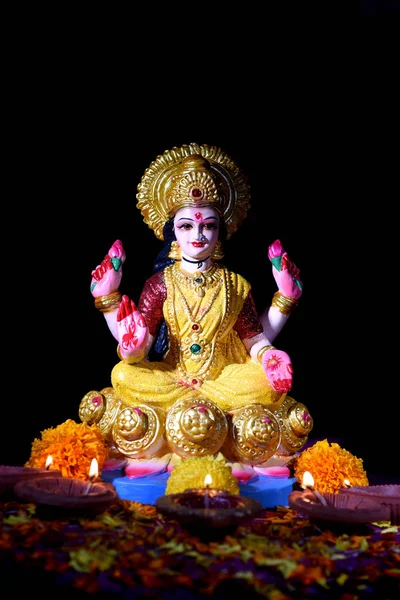 Lakshmi - hinduska bogini, bogini Lakshmi. Bogini Lakshmi podczas uroczystości Diwali. Indian Hindu Light Festiwal o nazwie Diwali — Zdjęcie stockowe