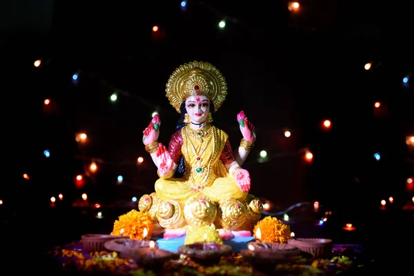 Lakshmi - Diosa hindú, Diosa Lakshmi. Diosa Lakshmi durante la celebración de Diwali. Festival Hindú Indio de Luz llamado Diwali —  Fotos de Stock