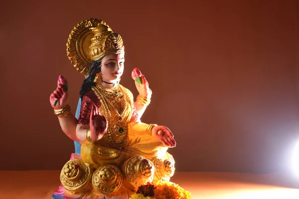 Lakshmi - hinduistische Göttin, Göttin lakshmi. Göttin lakshmi während der Diwali-Feier. indisches hinduistisches Lichterfest namens diwali — Stockfoto