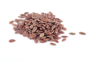 keten tohumu beyaz zemin üzerine izole kapatmak