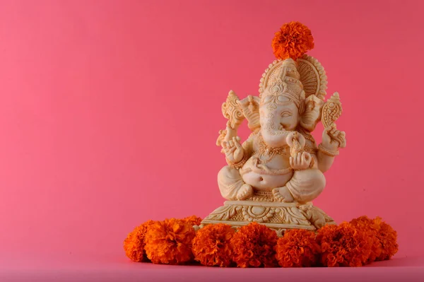 Χίντου Θεέ Γκανέσα. Ganesha Idol σε ροζ φόντο — Φωτογραφία Αρχείου