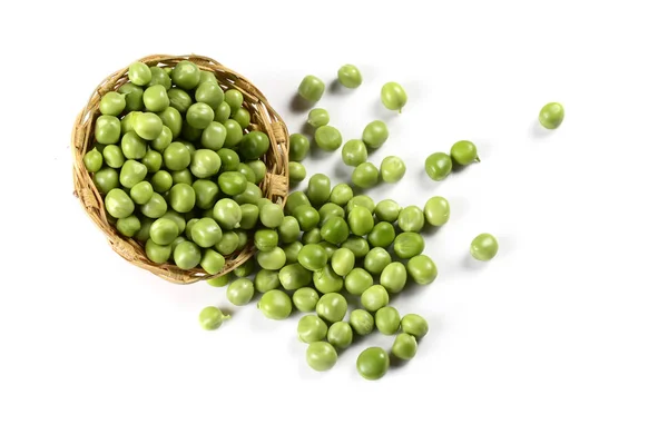 Guisantes Verdes Frescos Cesta Sobre Fondo Blanco —  Fotos de Stock