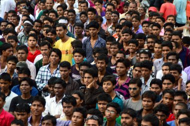 Amravati, Maharashtra, Hindistan - 24 Ağustos - Hindistan 'ın Maharashtra kentinde Tanrı Krishna' nın doğumunu kutlamak için Dahi Handi festivalinde 